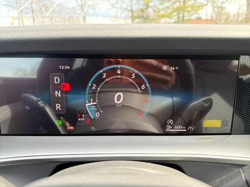 New 2026 Volkswagen Tiguan SE R-Line AWD/4WD image 16
