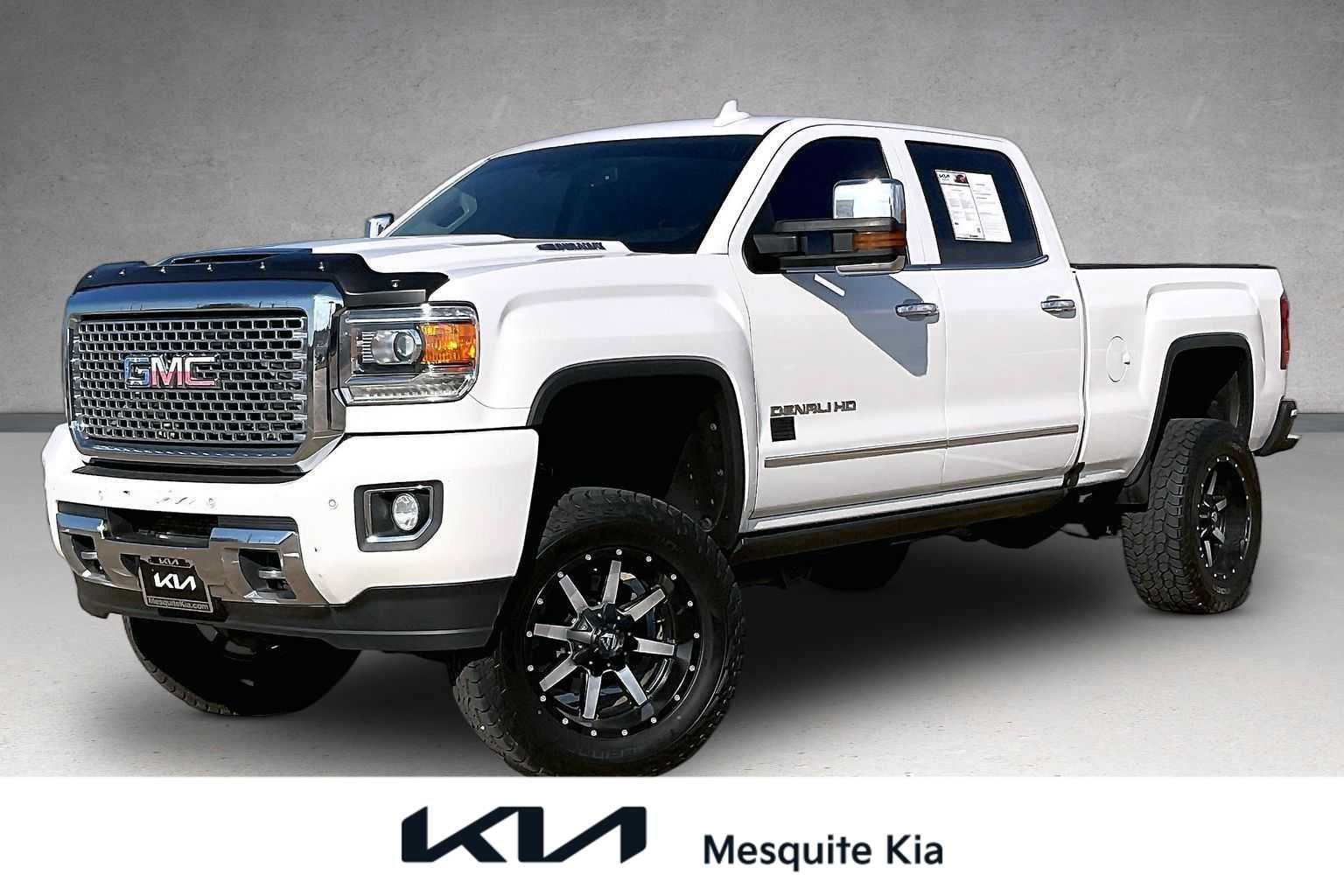Used 2017 GMC Sierra 2500 Denali w/ Duramax Plus Package AWD/4WD image 1