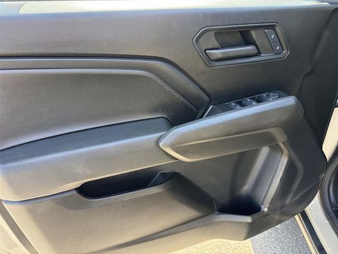 Used 2024 Chevrolet Colorado W/T RWD image 19