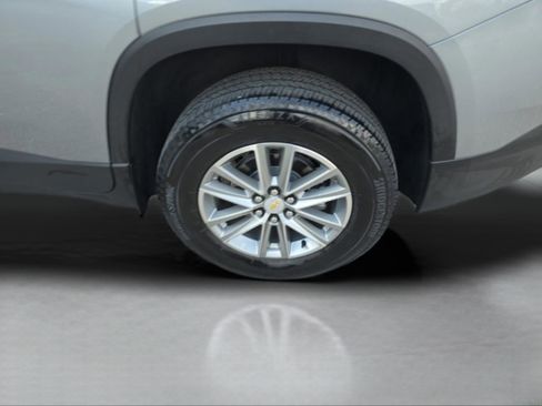 Used 2023 Chevrolet Traverse LT FWD image 35