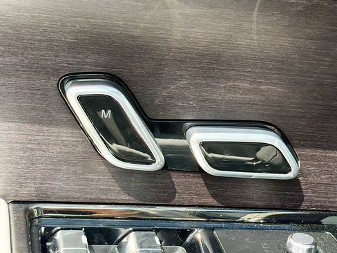 New 2026 Land Rover Range Rover SV image 26