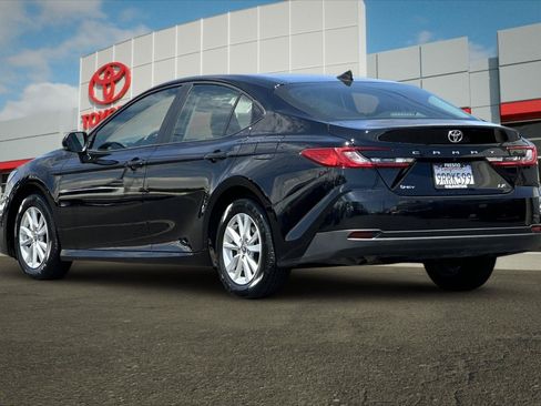 Used 2025 Toyota Camry LE FWD image 5
