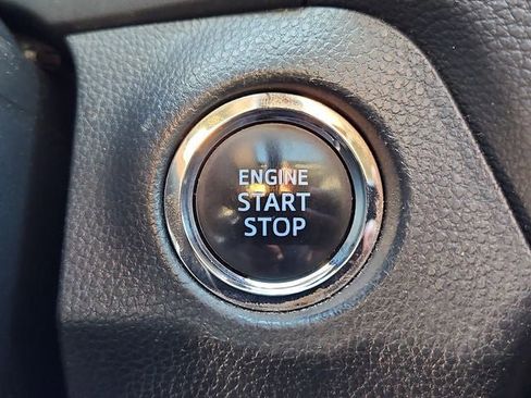 Used 2021 Toyota RAV4 XLE image 29