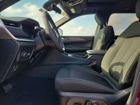 New 2026 Jeep Grand Cherokee Laredo image 14