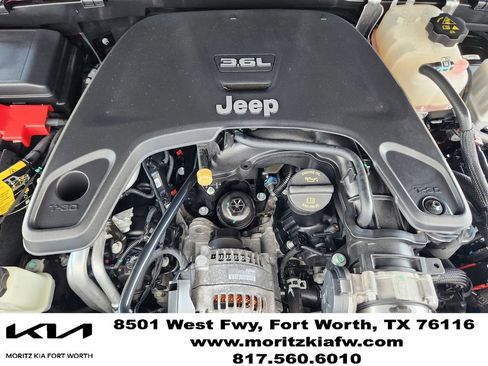 Used 2021 Jeep Gladiator Mojave AWD/4WD image 29