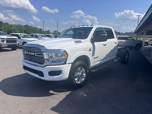 Used 2024 RAM 3500 Laramie AWD/4WD image 2