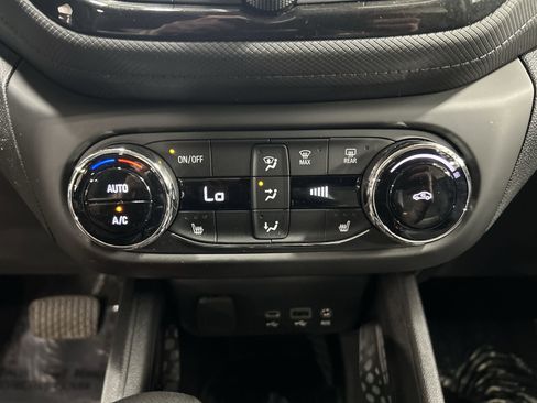 Certified 2023 Chevrolet TrailBlazer LT w/ Convenience Package FWD image 12