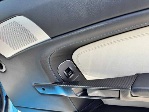 Used 2011 Aston Martin V12 Vantage Coupe image 42