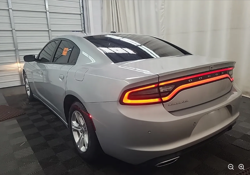 Used 2020 Dodge Charger SXT RWD image 3