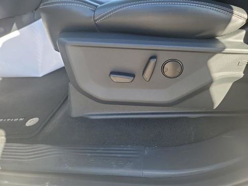 Used 2025 Ford Expedition Max Platinum image 12