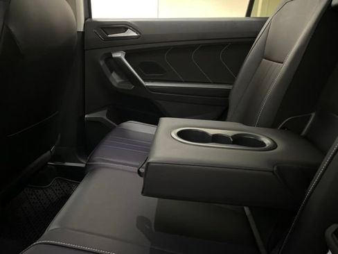 Used 2023 Volkswagen Tiguan SE w/ Panoramic Sunroof Package FWD image 79