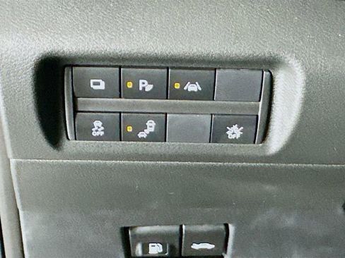 Used 2025 Nissan Kicks Play S FWD image 11