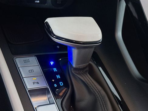 Used 2024 Hyundai Elantra Limited image 24