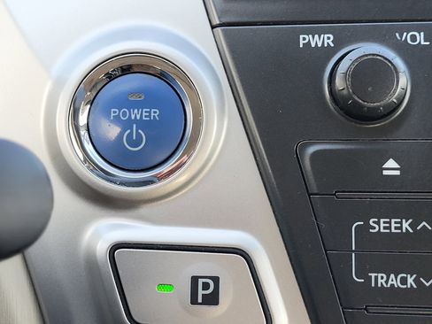 Used 2013 Toyota Prius V Three image 16