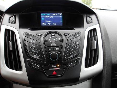 Used 2013 Ford Focus SE FWD image 13