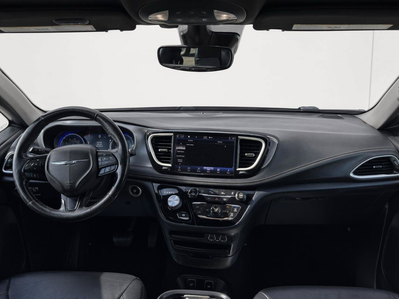 Used 2021 Chrysler Pacifica Touring-L w/ S Appearance Package FWD image 18