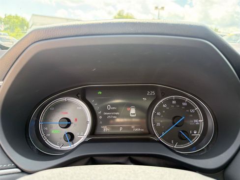 Used 2022 Toyota Venza Limited AWD/4WD image 15