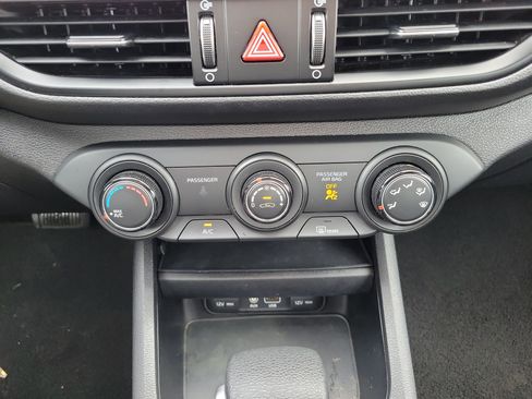 Used 2021 Kia Forte LXS FWD image 32