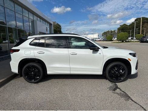 New 2025 Volkswagen Tiguan SE R-Line image 8