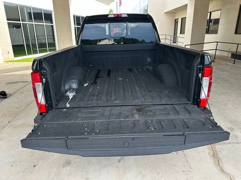 Used 2019 Ford F250 Lariat w/ Lariat Ultimate Package AWD/4WD image 32