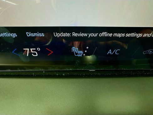 New 2025 Chevrolet Traverse LT w/ Driver Confidence Package image 18