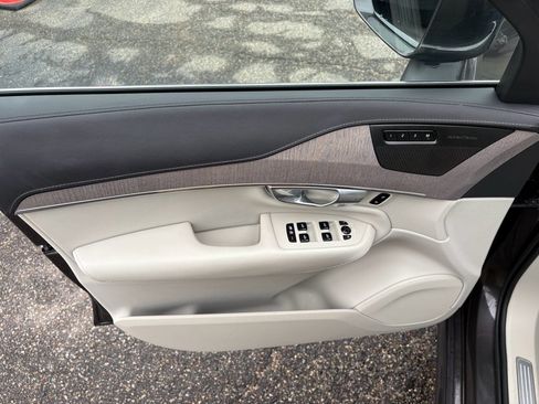 Used 2023 Volvo XC90 B6 Ultimate w/ Protection Package image 11