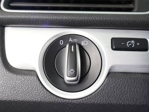 Used 2013 Volkswagen Passat 2.5 SE image 33