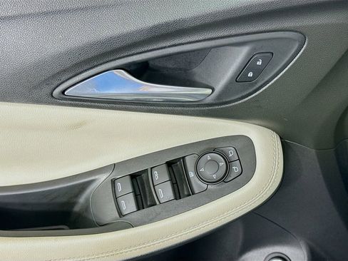 Used 2021 Buick Encore GX Select image 17