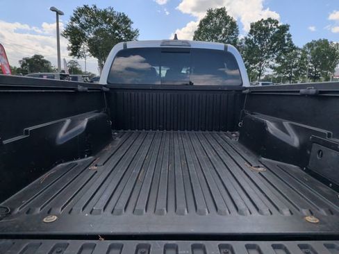 Used 2022 Toyota Tacoma SR5 w/ Technology Package RWD image 32