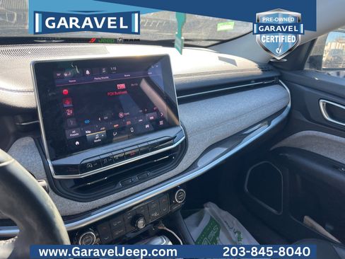 Used 2022 Jeep Compass Latitude image 3