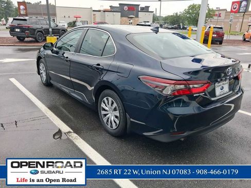 Used 2021 Toyota Camry LE FWD image 5