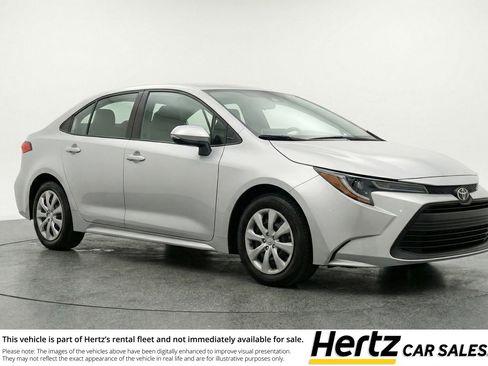 Used 2025 Toyota Corolla LE image 1