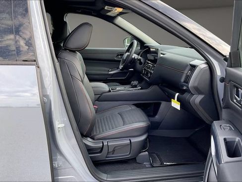 New 2026 Nissan Pathfinder Rock Creek w/ Rock Creek Premium Package AWD/4WD image 11