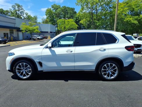 Used 2025 BMW X5 xDrive40i w/ Premium Package AWD/4WD image 4