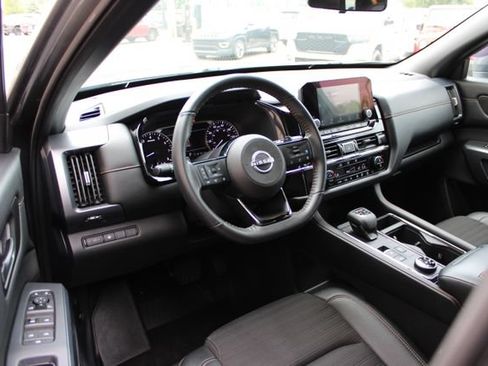 Used 2023 Nissan Pathfinder Rock Creek AWD/4WD image 13