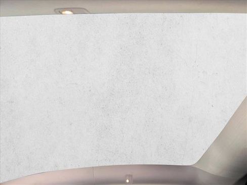 Used 2022 Tesla Model Y Long Range image 21