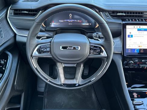 New 2025 Jeep Grand Cherokee Overland w/ Adv Protech Group III image 17