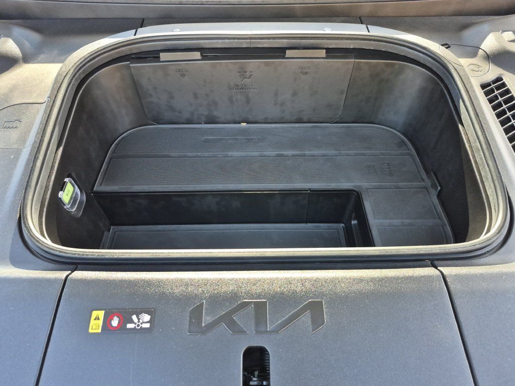 Used 2024 Kia EV9 Wind AWD/4WD image 17