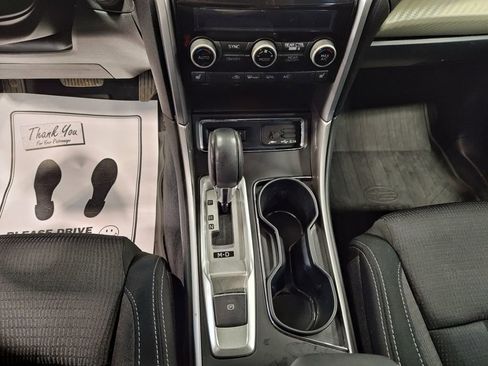 Used 2021 Subaru Ascent Premium w/ Convenience Package image 11