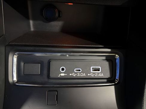 Used 2025 Subaru Ascent Premium image 23