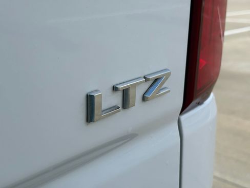 Certified 2025 Chevrolet Silverado 1500 LTZ image 11