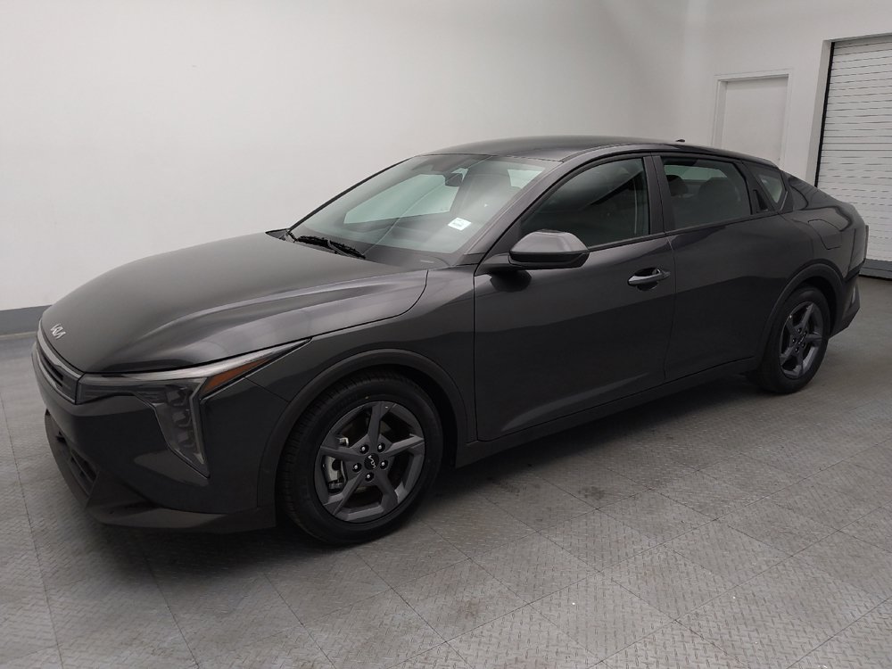 Used 2025 Kia K4 FWD image 2