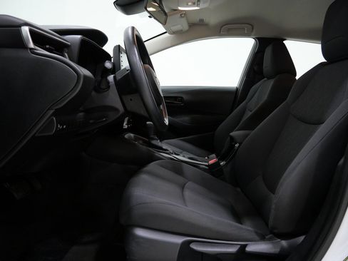 Used 2022 Toyota Corolla LE image 12