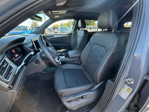 Used 2026 Volkswagen Atlas Cross Sport SE FWD image 40