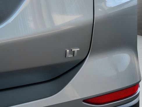 Used 2023 Chevrolet Equinox LT FWD image 11