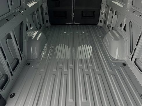 Used 2024 Mercedes-Benz Sprinter 2500 image 14