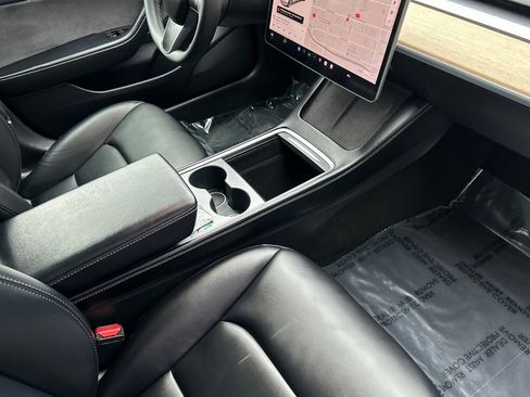 Used 2021 Tesla Model 3 Standard Range Plus image 16