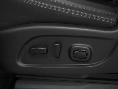 Used 2024 Nissan Titan SV w/ SV Convenience Package image 26