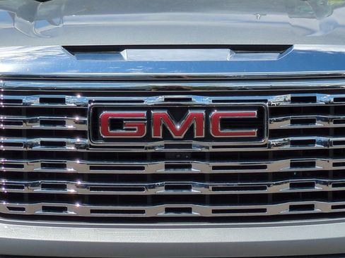 Used 2025 GMC Sierra 1500 Denali w/ Denali Carbonpro Edition AWD/4WD image 47
