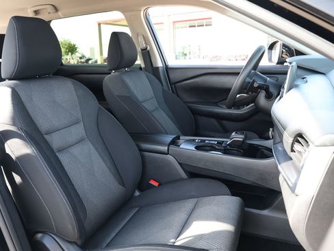 Used 2024 Nissan Rogue SV FWD image 29